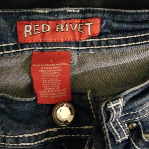 Red Rivet Jean Capris - Picture 2 of 8